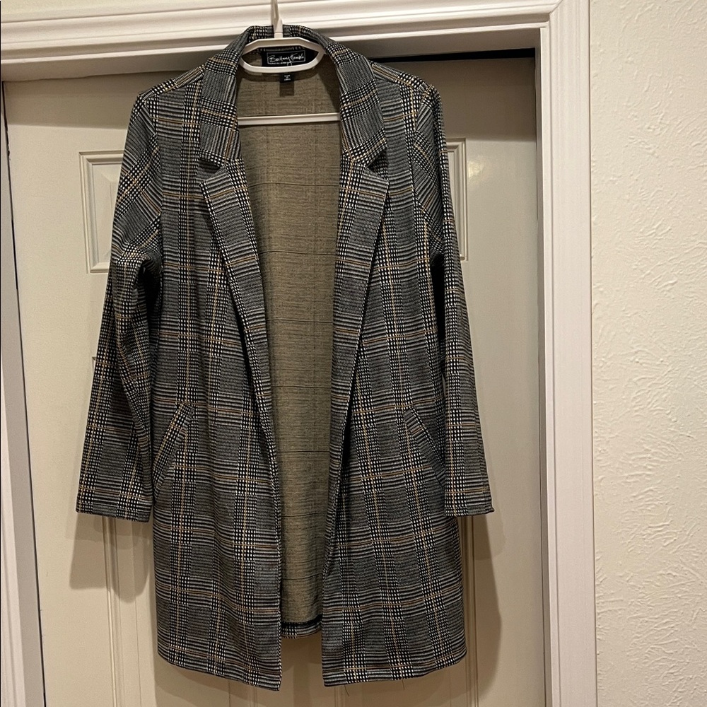 Black, white with little gold plaid long, open Blazer